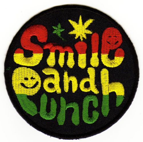 #ab77 Smile And Punch Reggae Aufnäher Bügelbild Applikation Patch Größe 6,0 x 6,0 cm